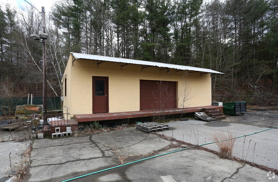 388 Palmer Rd, Ware, MA à vendre - Photo du bâtiment - Image 2 de 6