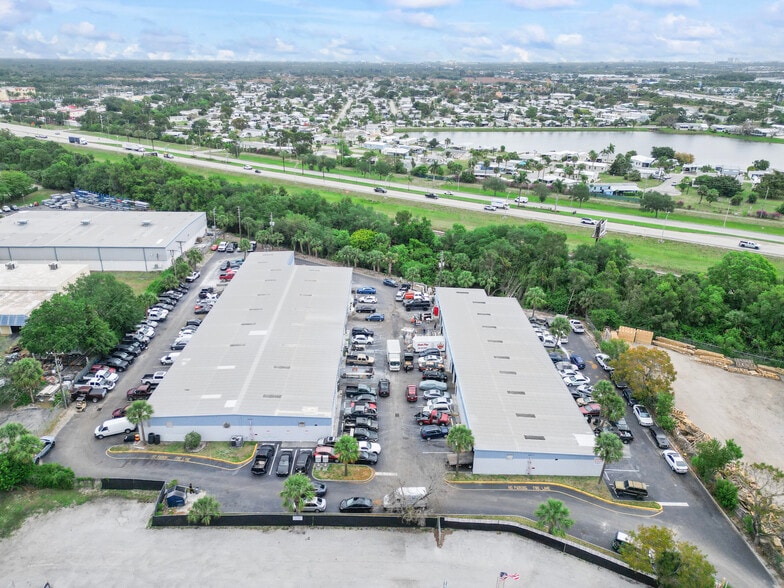 6687 42nd Ter N, Riviera Beach, FL for lease - Building Photo - Image 2 of 4