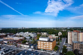 345 Lakeshore Rd E, Oakville, ON - Aerial  map view