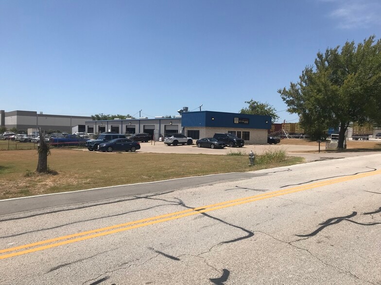 1100 W Harris Rd, Arlington, TX for sale - Primary Photo - Image 1 of 1
