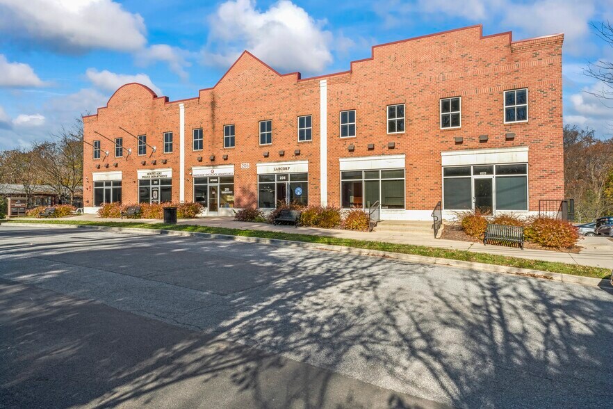 205 Center St, Mount Airy, MD à louer - Photo du bâtiment - Image 1 de 36