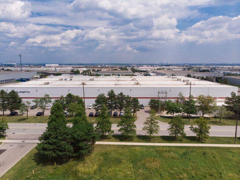 109 Summerlea Rd, Brampton, ON à louer - Photo du bâtiment - Image 3 de 8