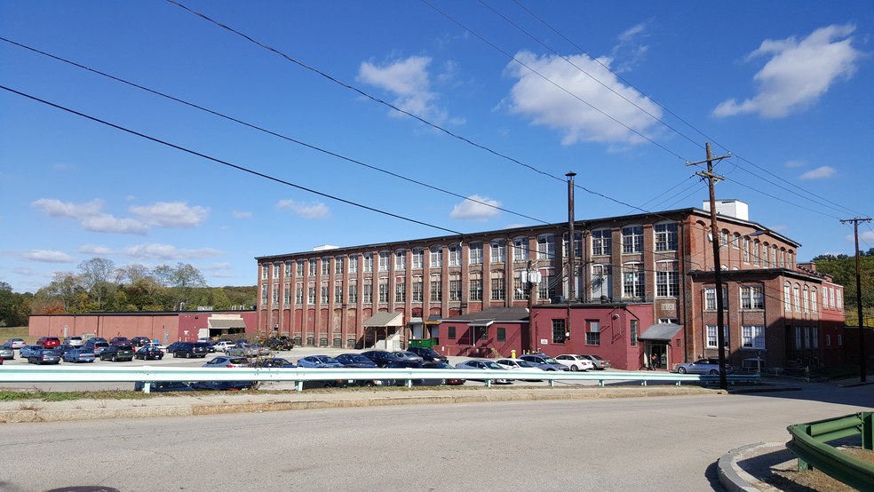 116-128 Singleton St, Woonsocket, RI for sale - Building Photo - Image 1 of 1