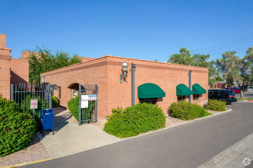 2701 N 16th St, Phoenix, AZ à louer - Photo du bâtiment - Image 2 de 14