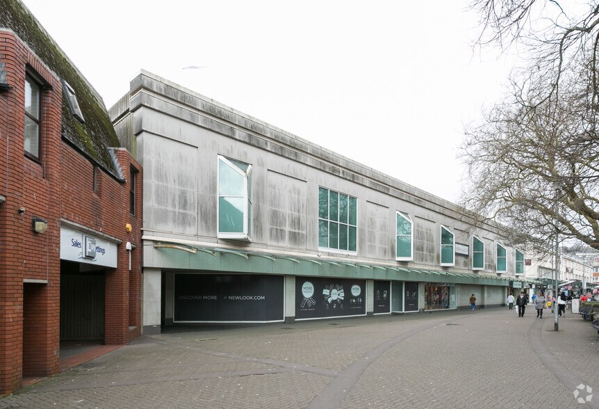 18-20 St Mary's Sq, Swansea à vendre - Photo du bâtiment - Image 2 de 3