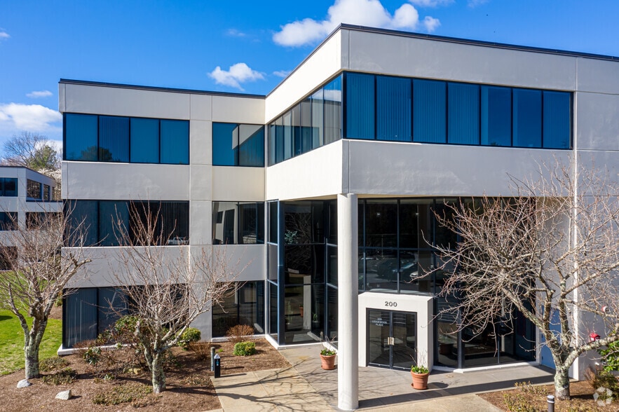 200 Ledgewood Pl, Rockland, MA for lease - Building Photo - Image 2 of 12