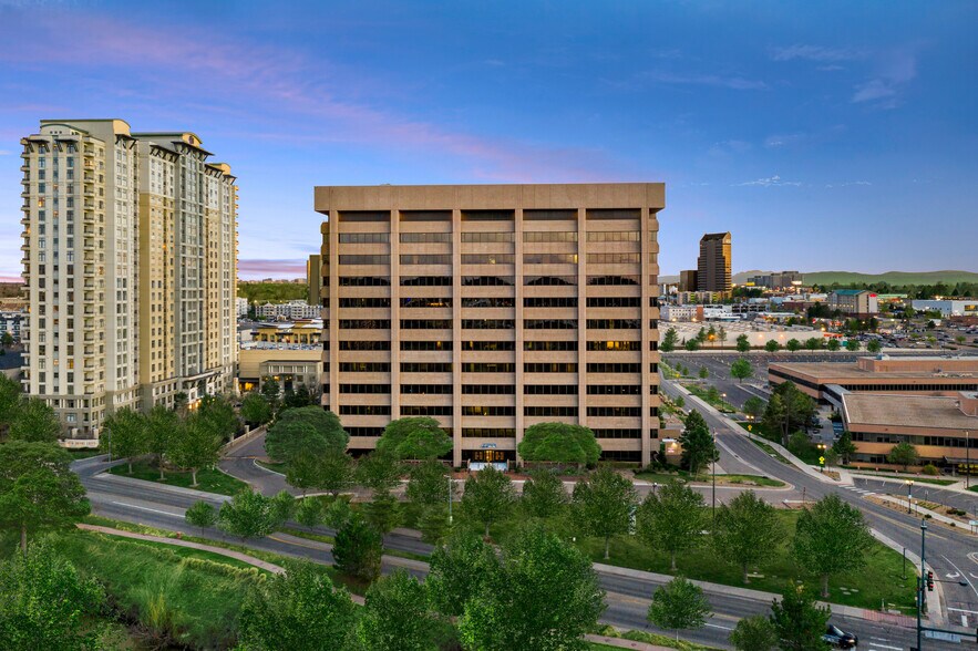 4500 S Cherry Creek Dr, Denver, CO à louer - Photo du bâtiment - Image 1 de 22