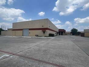 100-200 Cypresswood Dr, Spring, TX for lease Building Photo- Image 2 of 5