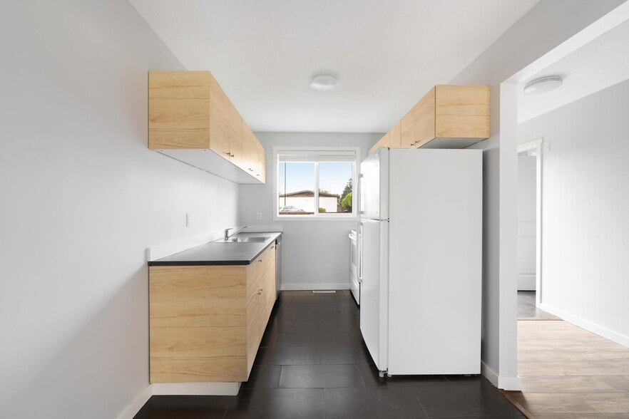 470 Dogwood St, Campbell River, BC for sale - Interior Photo - Image 2 of 24