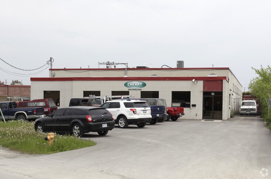 31 Airview Rd, Toronto, ON à vendre - Photo principale - Image 1 de 1