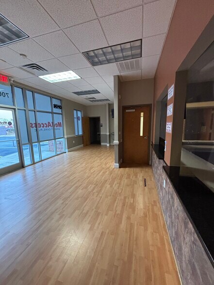 700 US 1 Hwy, Youngsville, NC à louer - Photo du bâtiment - Image 3 de 16