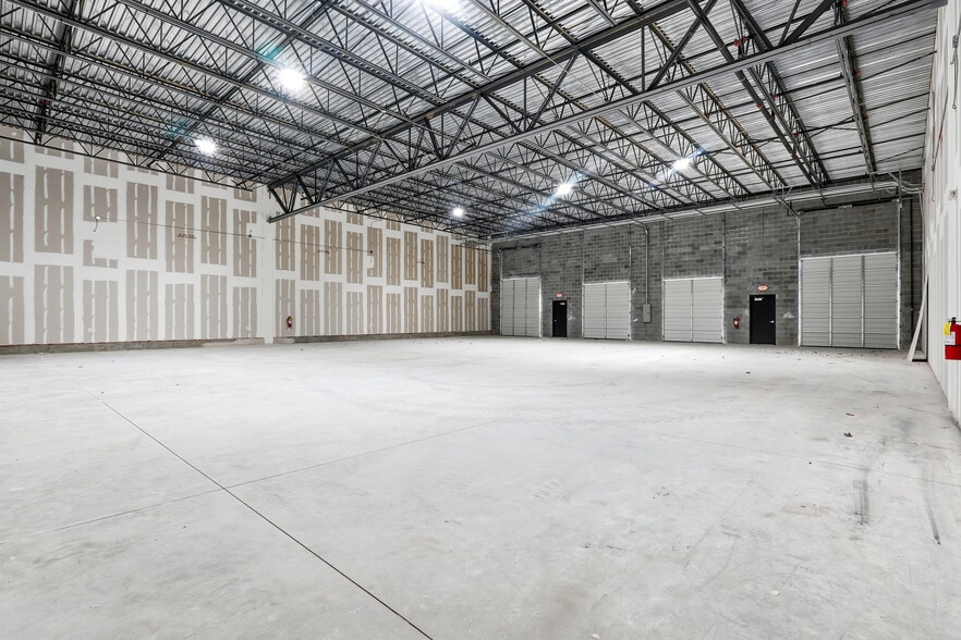1901 Peachtree Industrial Blvd, Buford, GA à louer - Photo du bâtiment - Image 3 de 44