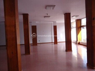 Plus de détails pour Commerce de détail à vendre