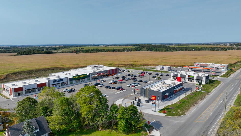 315 Main St, Lucan, ON à louer - Photo du bâtiment - Image 2 de 6