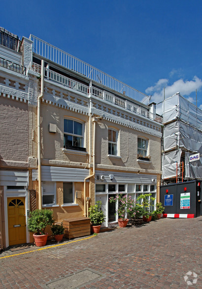 10 Adam & Eve Mews, London à vendre - Photo principale - Image 1 de 1