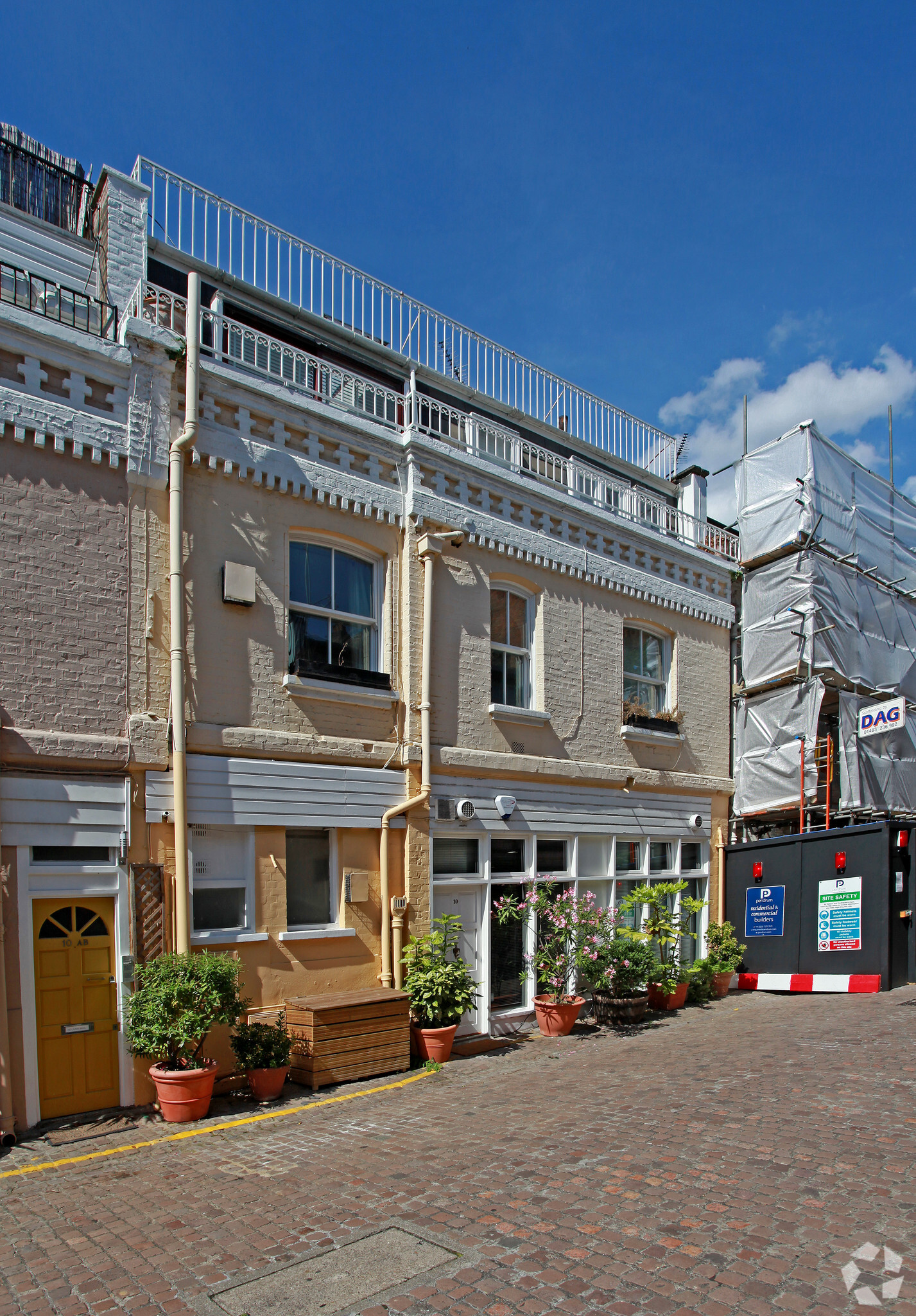 10 Adam & Eve Mews, London à vendre Photo principale- Image 1 de 1