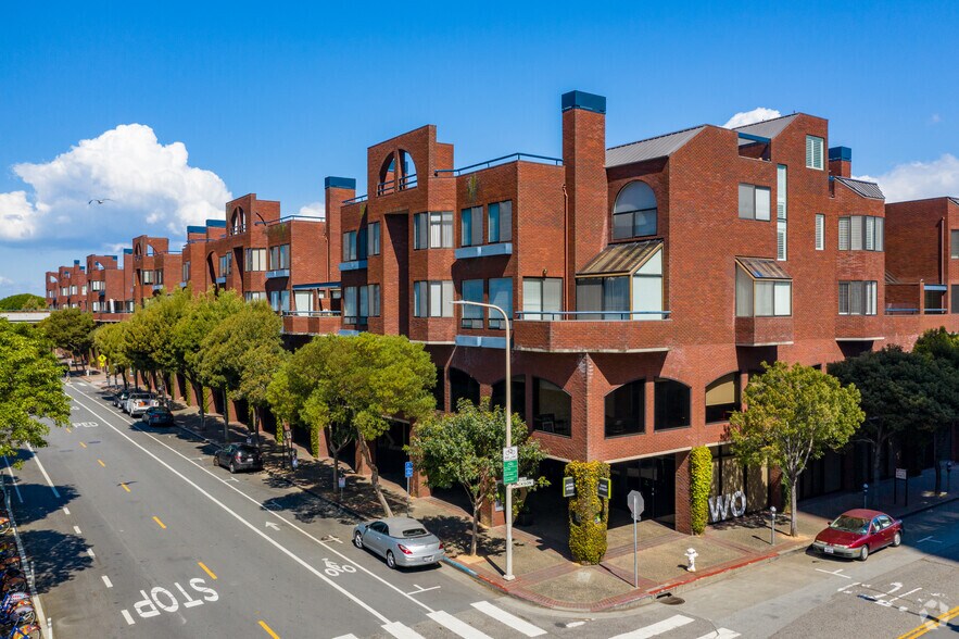 560 Davis St, San Francisco, CA à louer - Photo du bâtiment - Image 2 de 12