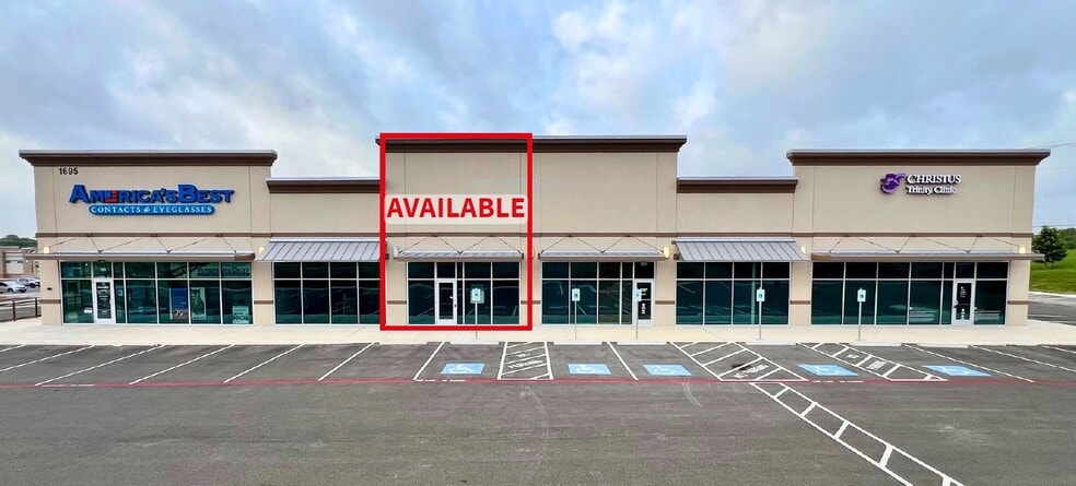 1671 IH 35 South Hwy, New Braunfels, TX à louer - Photo du bâtiment - Image 2 de 14