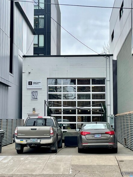 1922 NW Pettygrove St, Portland, OR for sale - Primary Photo - Image 1 of 15