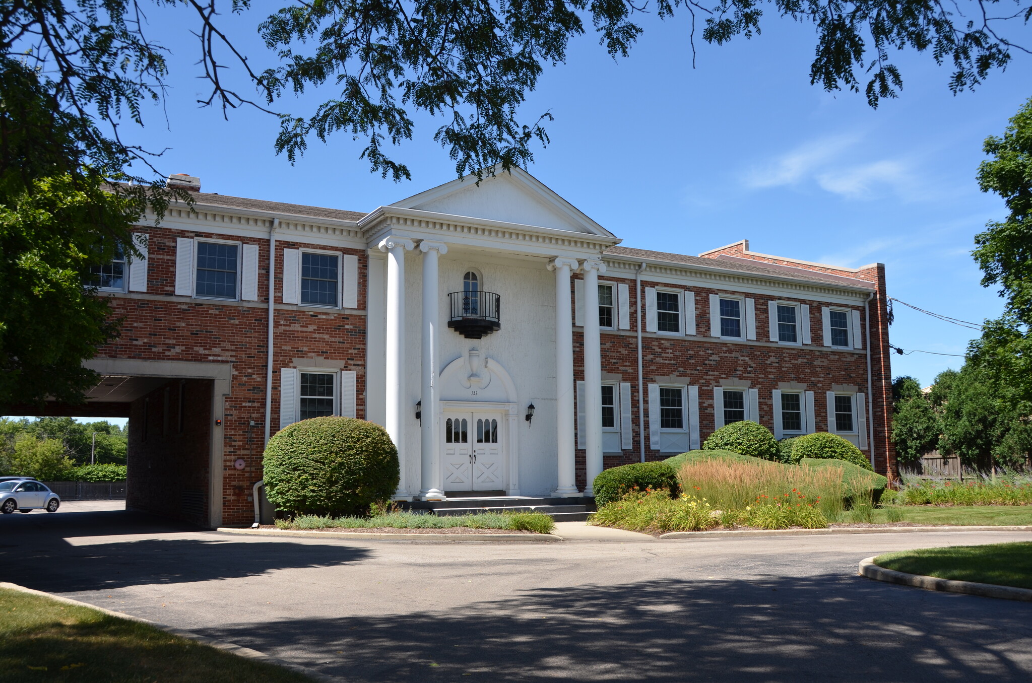 133 E Ogden Ave, Hinsdale, IL for sale Building Photo- Image 1 of 1