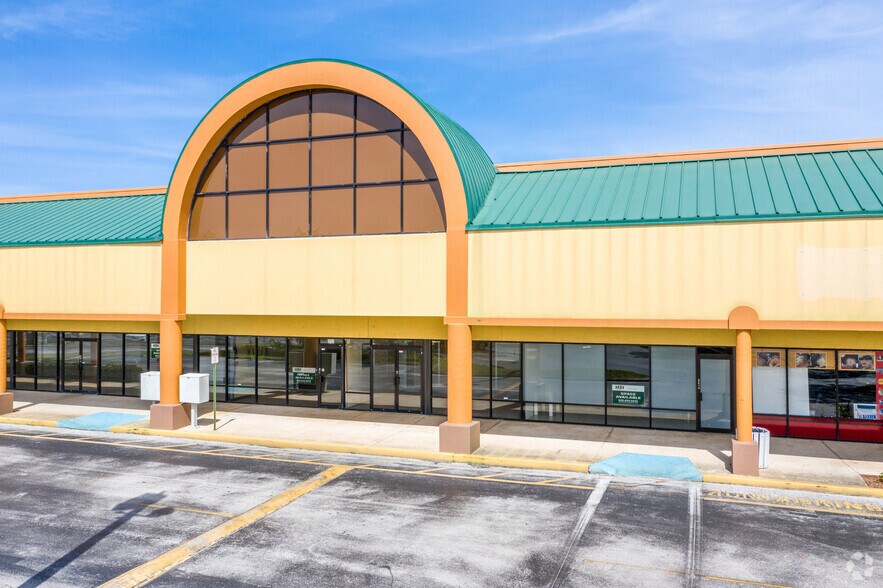 202 E Semoran Blvd, Casselberry, FL à louer - Photo du bâtiment - Image 3 de 11