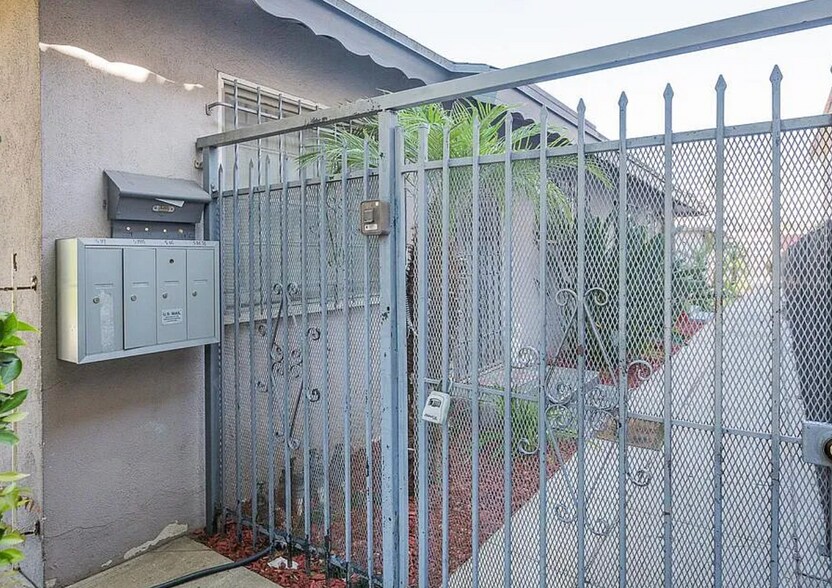 534 Hyde Park Pl, Inglewood, CA à vendre - Photo du bâtiment - Image 3 de 17