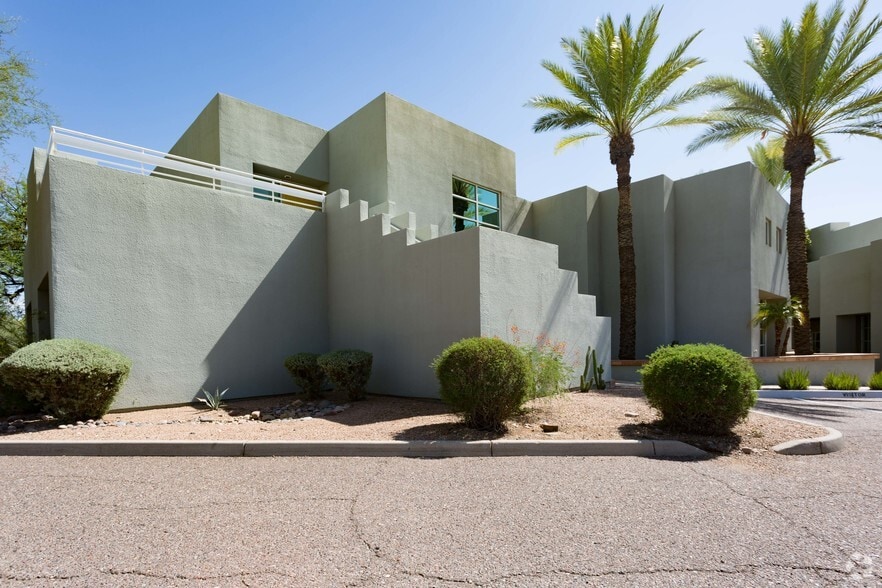 1730 E Northern Ave, Phoenix, AZ à louer - Photo du bâtiment - Image 3 de 18