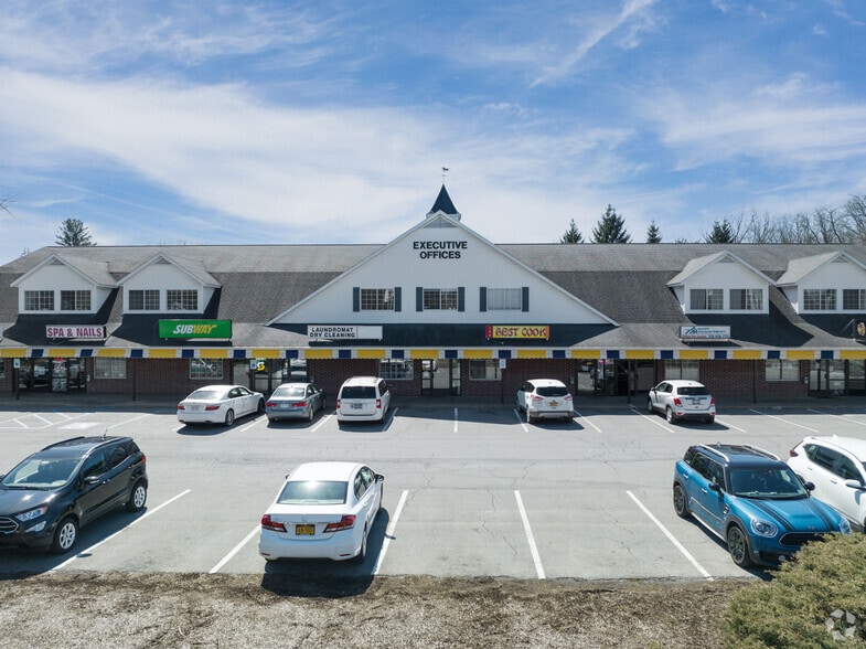 2568 Western Ave, Village of Altamont, NY for lease - Building Photo - Image 2 of 8