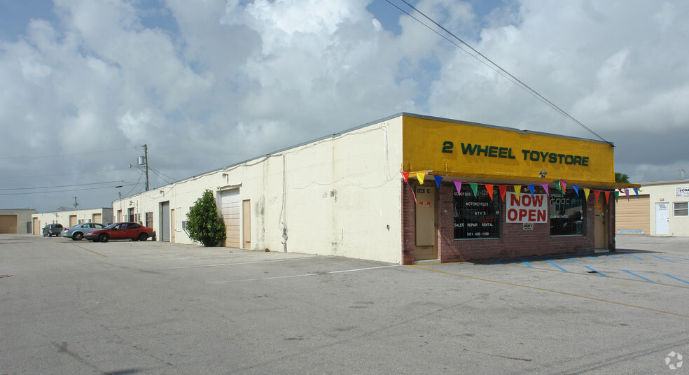 1041 Silver Beach Rd, Riviera Beach, FL for lease - Building Photo - Image 2 of 4