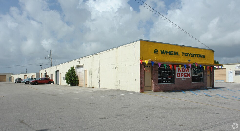 1041 Silver Beach Rd, Riviera Beach, FL à louer - Photo du bâtiment - Image 2 de 4