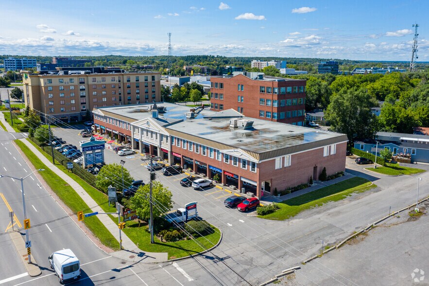 2039 Robertson Rd, Ottawa, ON à louer - Photo du bâtiment - Image 3 de 3