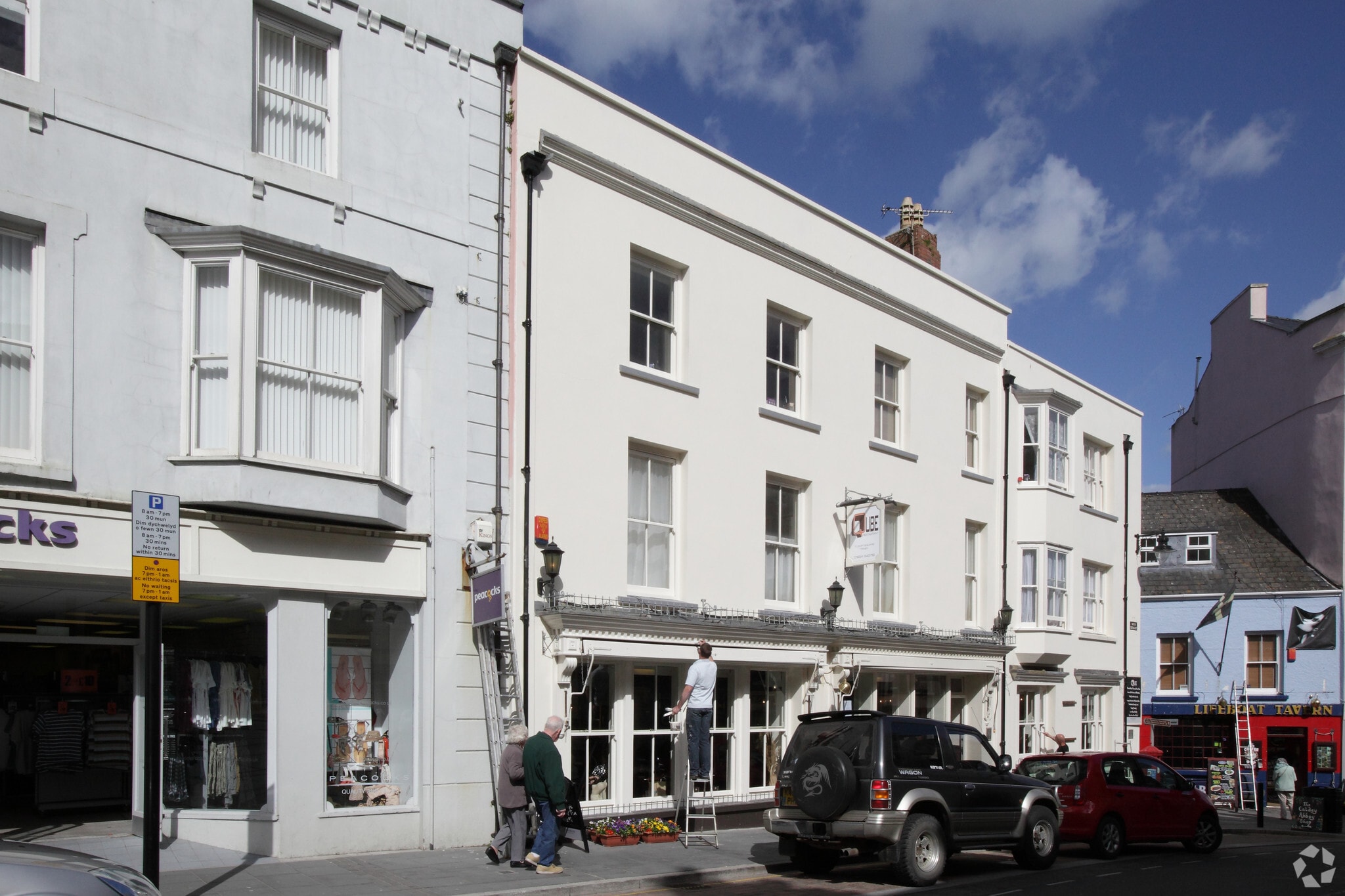 2 Tudor Sq, Tenby for lease Primary Photo- Image 1 of 5