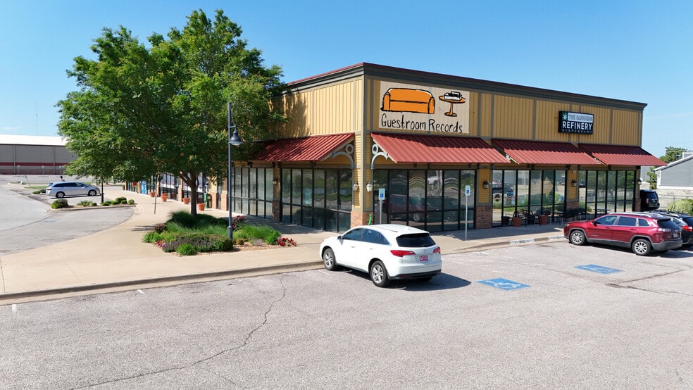 150-180 W 15th St, Edmond, OK for sale - Building Photo - Image 3 of 3