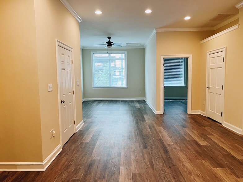 1800 Camden Rd, Charlotte, NC for lease - Interior Photo - Image 3 of 20