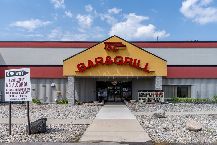 40501 Production Dr, Harrison Township, MI for sale - Building Photo - Image 3 of 4