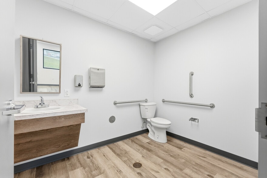 1606 Glass Ave, Fairmont, WV for lease - Building Photo - Image 3 of 13