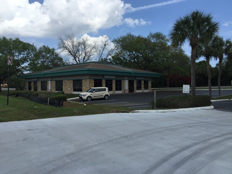 846 N Cocoa Blvd, Cocoa, FL for sale - Building Photo - Image 3 of 8