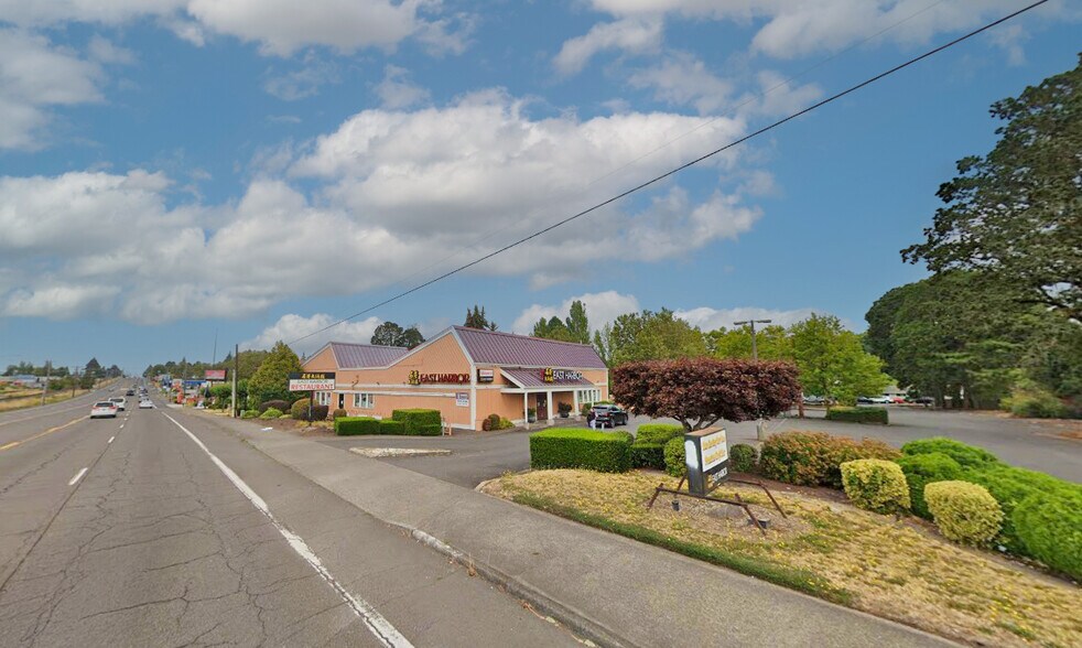18855 SW Tualatin Valley Hwy, Aloha, OR à vendre - Photo du bâtiment - Image 1 de 9