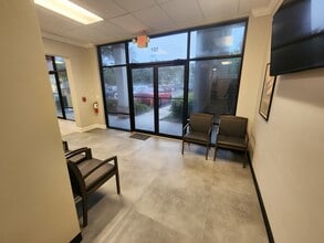 5644 Tavilla Cir, Naples, FL for lease Interior Photo- Image 1 of 13