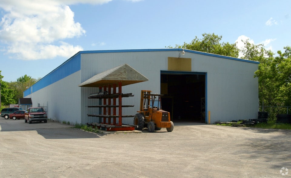 305 2nd Street #9-10, Ferrysburg, MI for sale - Building Photo - Image 2 of 8
