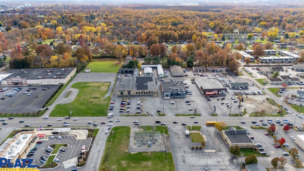 615 Boardman Canfield Rd, Youngstown, OH à louer - Photo du bâtiment - Image 3 de 8