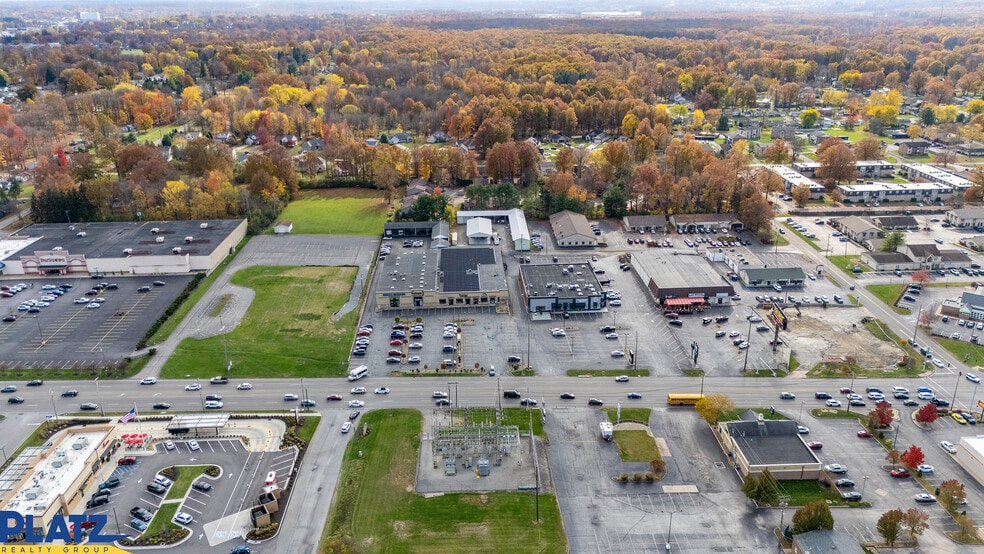 615 Boardman Canfield Rd, Youngstown, OH à louer - Photo du bâtiment - Image 3 de 8