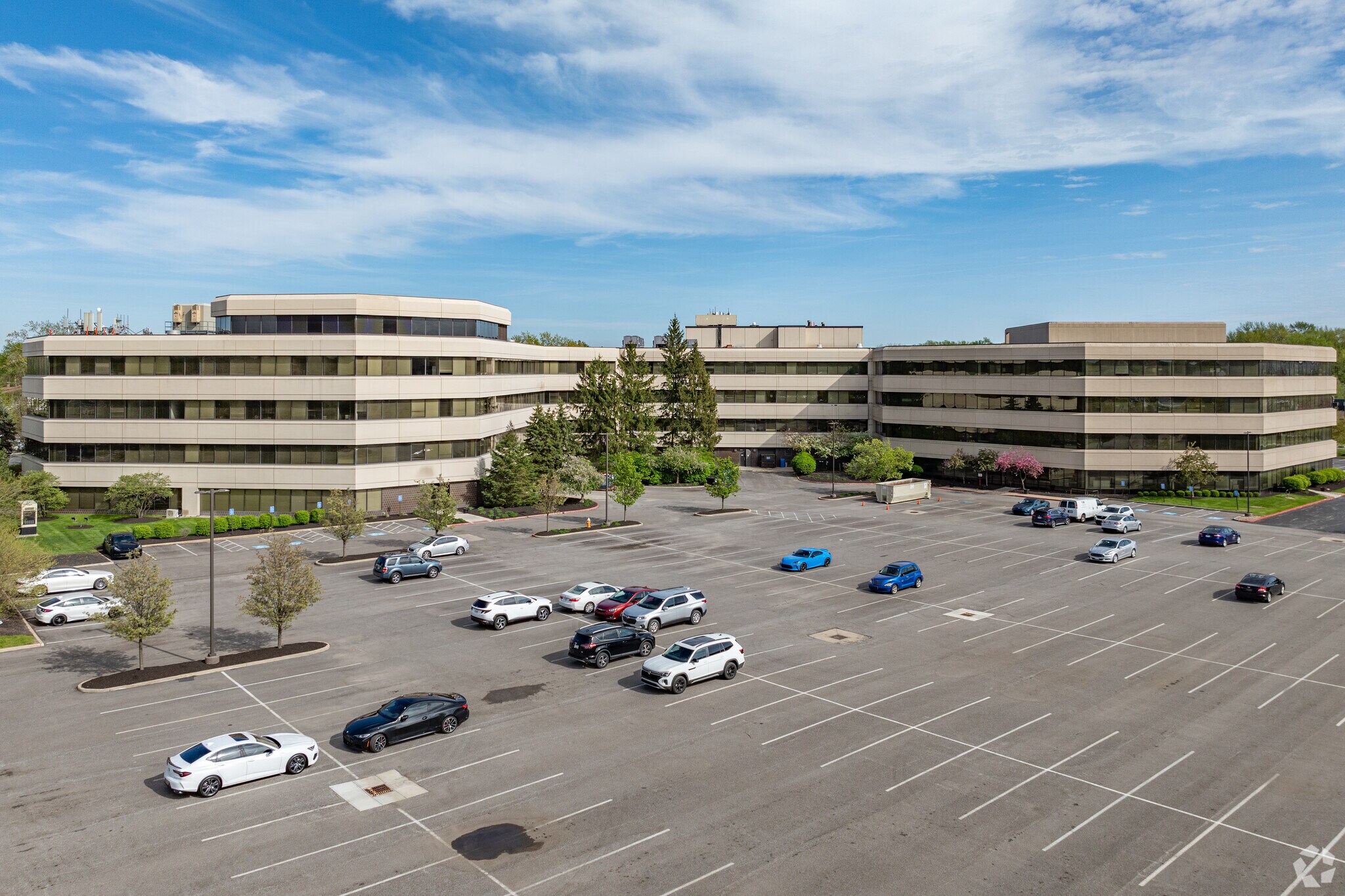 24950-25000 Country Club Blvd, North Olmsted, OH for sale Primary Photo- Image 1 of 26