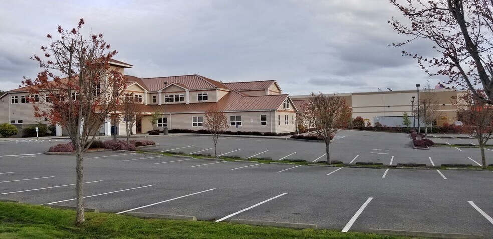 275 SE Cabot Dr, Oak Harbor, WA à louer - Photo du bâtiment - Image 3 de 5