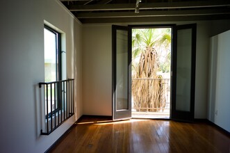 1009 Abbot Kinney Blvd, Venice, CA for lease Interior Photo- Image 2 of 3