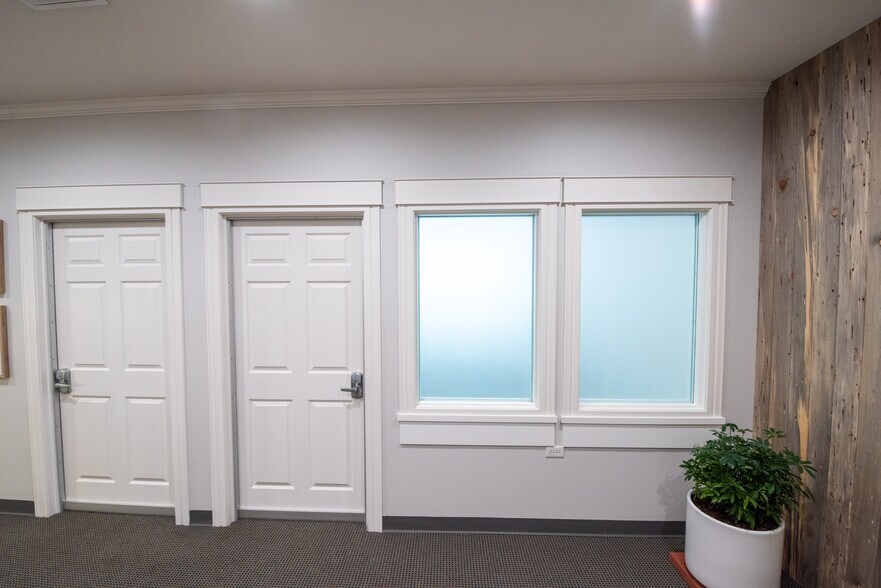 68 Inverness Ln E, Englewood, CO for lease - Interior Photo - Image 2 of 45