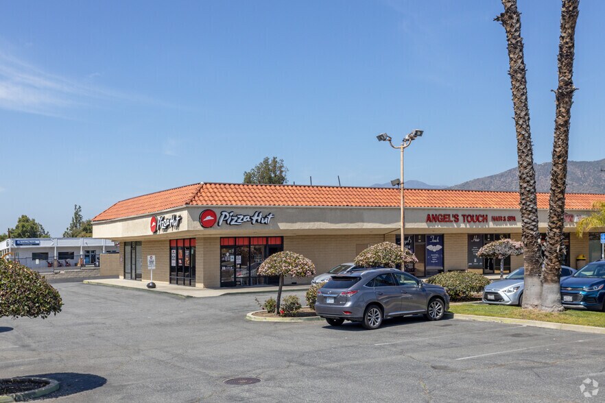 1433 E Route 66, Glendora, CA à louer - Photo du bâtiment - Image 2 de 15