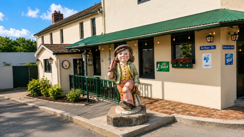 4254 Arthur Kill Rd, Staten Island, NY à vendre - Photo du bâtiment - Image 1 de 48