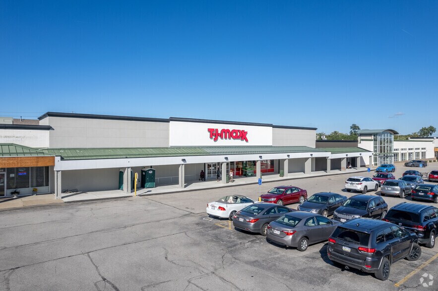 27049 Chagrin Blvd, Woodmere, OH à louer - Photo du bâtiment - Image 2 de 5