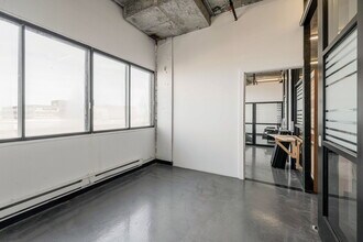 433 Rue Chabanel O, Montréal, QC for lease Building Photo- Image 2 of 9